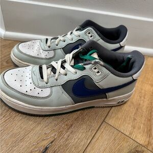 Boys Nike Air Force size 7Y